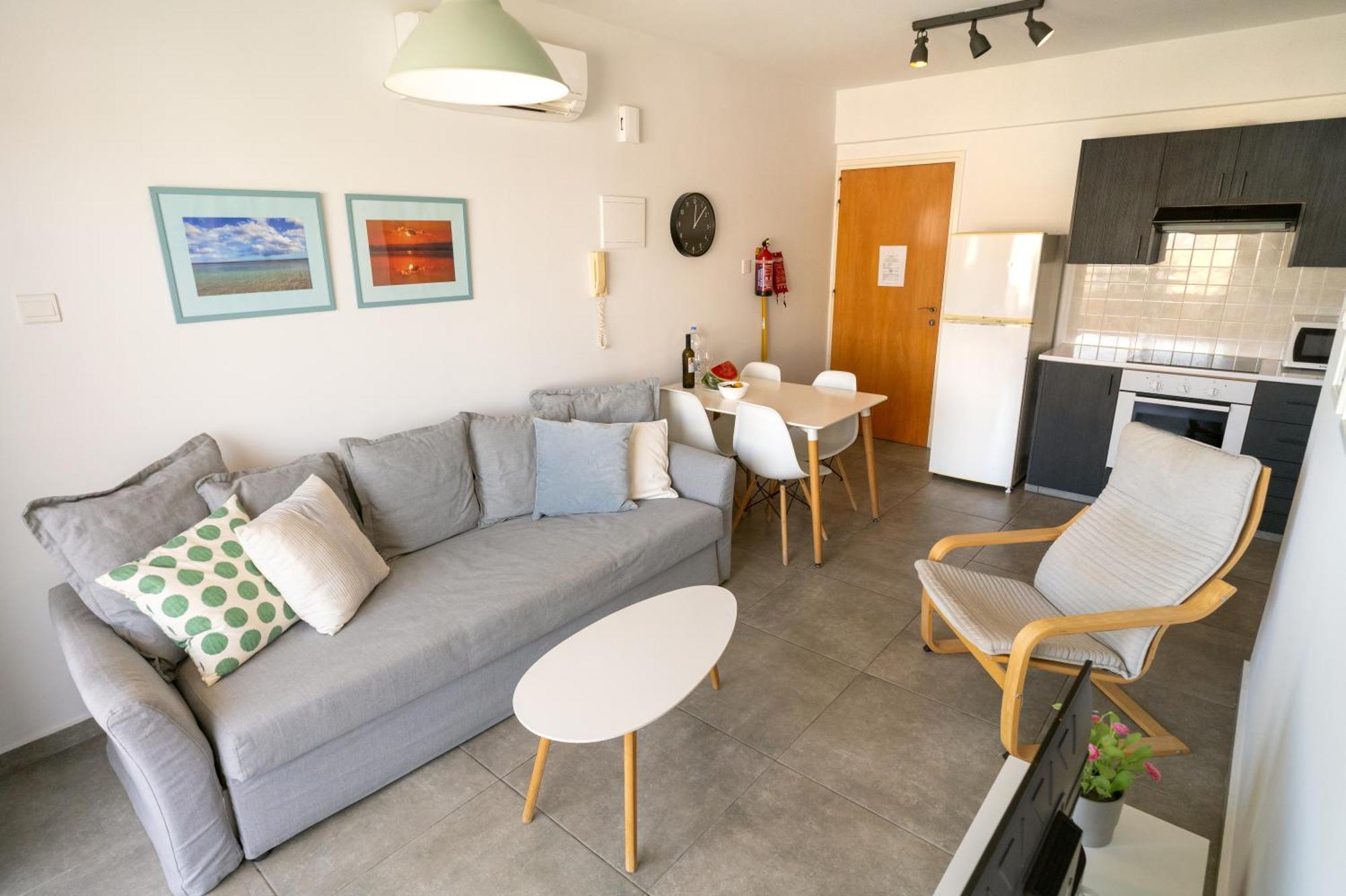 Blu Mackenzie 1 Bdr Flat With Pool Apartamento Lárnaca